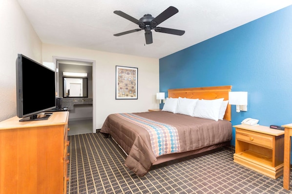 Escriptori, planxa i posts de planxar, bressols i wifi gratuïta