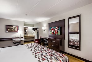 Superior Room, 1 King Bed (Smoke Free) | In-room safe, desk, laptop workspace, blackout drapes