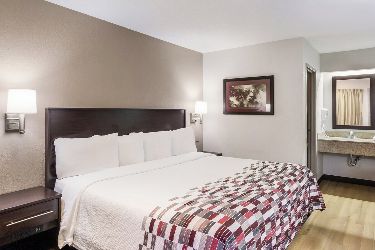 In-room safe, desk, laptop workspace, blackout curtains