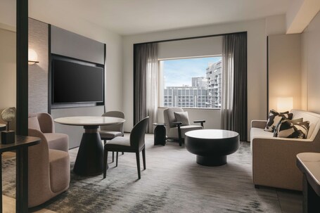 Hilton Singapore Orchard - Image 33