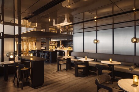 Hilton Singapore Orchard - Image 57