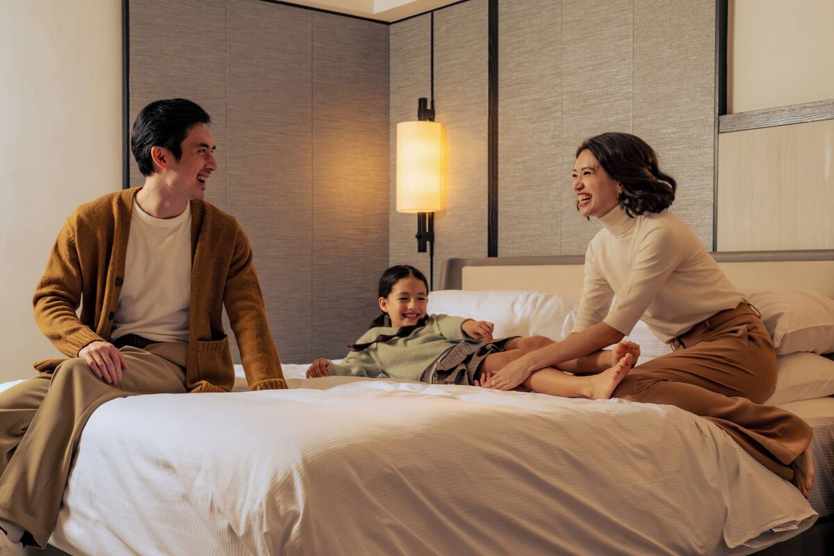 Suite, 2 habitaciones, Acceso al salón del club | Minibar, caja fuerte, escritorio y espacio para trabajar con un portátil