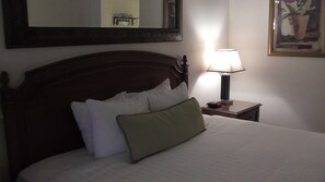 Caja de seguridad en la habitación y escritorio 