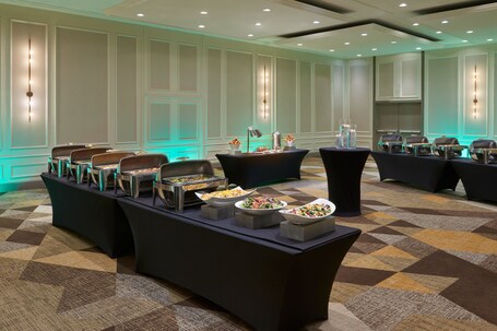 Delta Hotels by Marriott Toronto Airport Conference Centre - Image 26