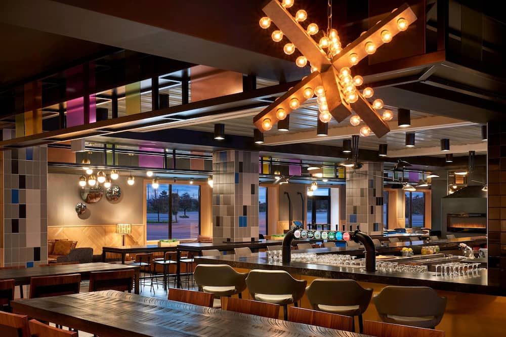 Delta Hotels by Marriott Toronto Airport & Conference Centre