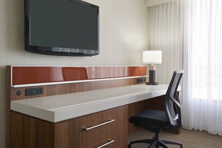 Delta Hotels by Marriott Toronto Airport Conference Centre - Image 25
