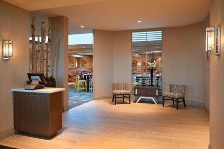 Delta Hotels by Marriott Toronto Airport Conference Centre - Image 5