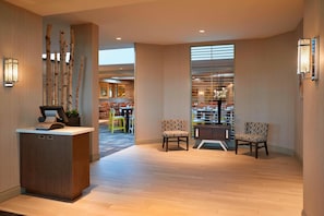 3 restaurants servant le petit déjeuner, spécialités Cuisine japonaise