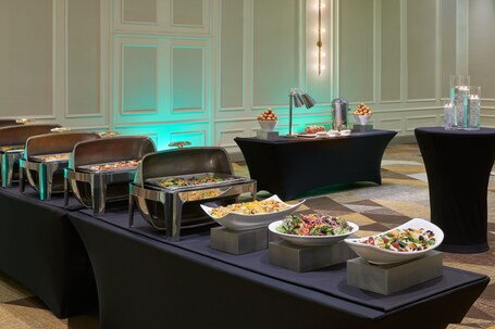 Delta Hotels by Marriott Toronto Airport Conference Centre - Image 18
