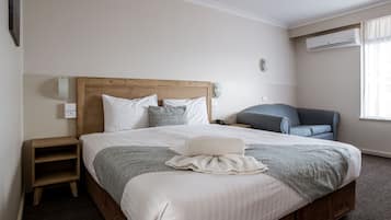 Kamar Eksekutif, 1 Tempat Tidur King | Minibar, setrika/meja setrika, Wi-Fi gratis, dan seprai linen