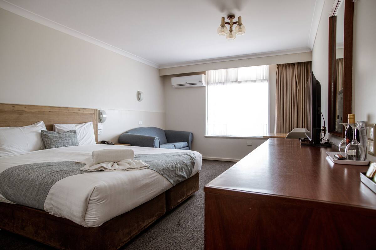 Executive Room, 1 King Bed