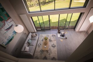 Penthouse, 3 Bedrooms | Living room | Flat-screen TV - Old Thorns Hotel & Resort (Liphook)
