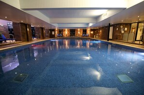 Indoor pool, sun loungers
