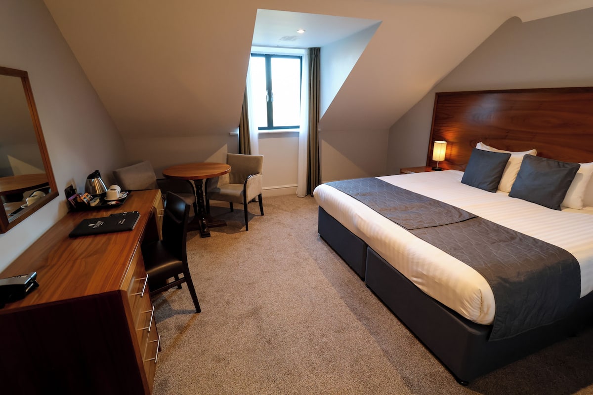 Superior Room with 1 double or twin beds | Iron/ironing board, WiFi (free), individually decorated