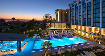 VEA Newport Beach, A Marriott Resort & Spa