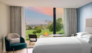 Zimmer, 2 Queen-Betten, Blick auf den Golfplatz | Ausblick vom Zimmer