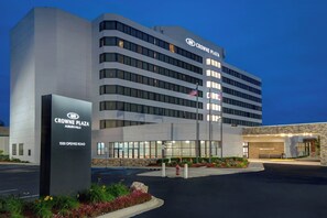 Exterior - Crowne Plaza Auburn Hills by IHG (Auburn Hills)