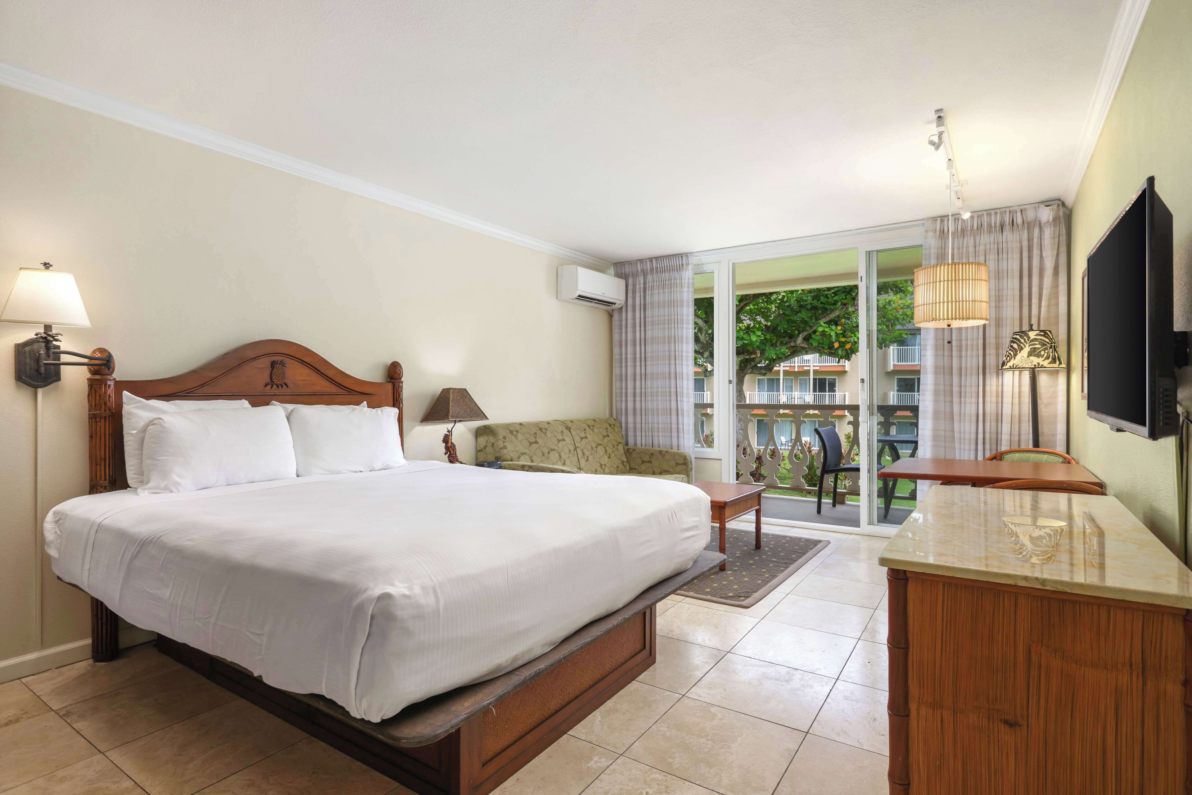 Huone, osittainen valtamerinäköala | Tallelokero huoneessa, yksilöllisesti kalustettu, silitysrauta/-lauta