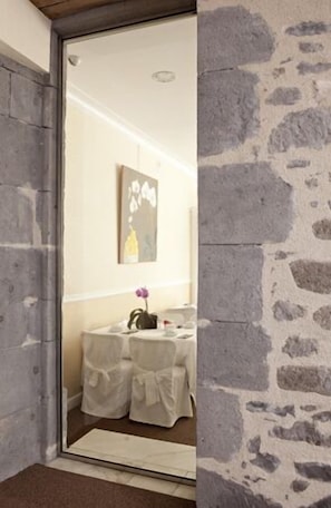 Daily buffet breakfast (EUR 14 per person) - Best Western Grand Hotel De Bordeaux (Aurillac)