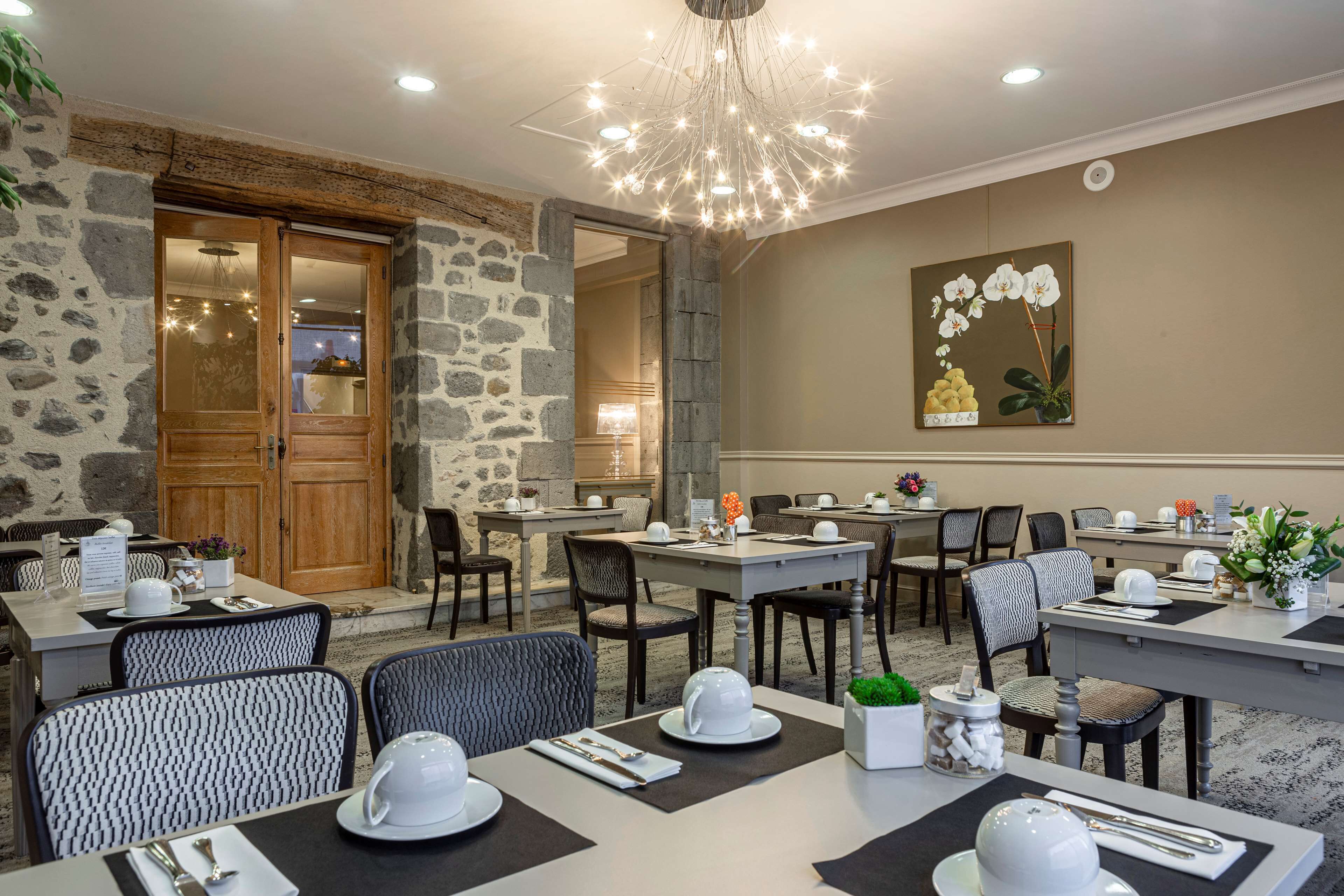 daily buffet breakfast (eur 14 per person)