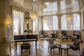 Hall