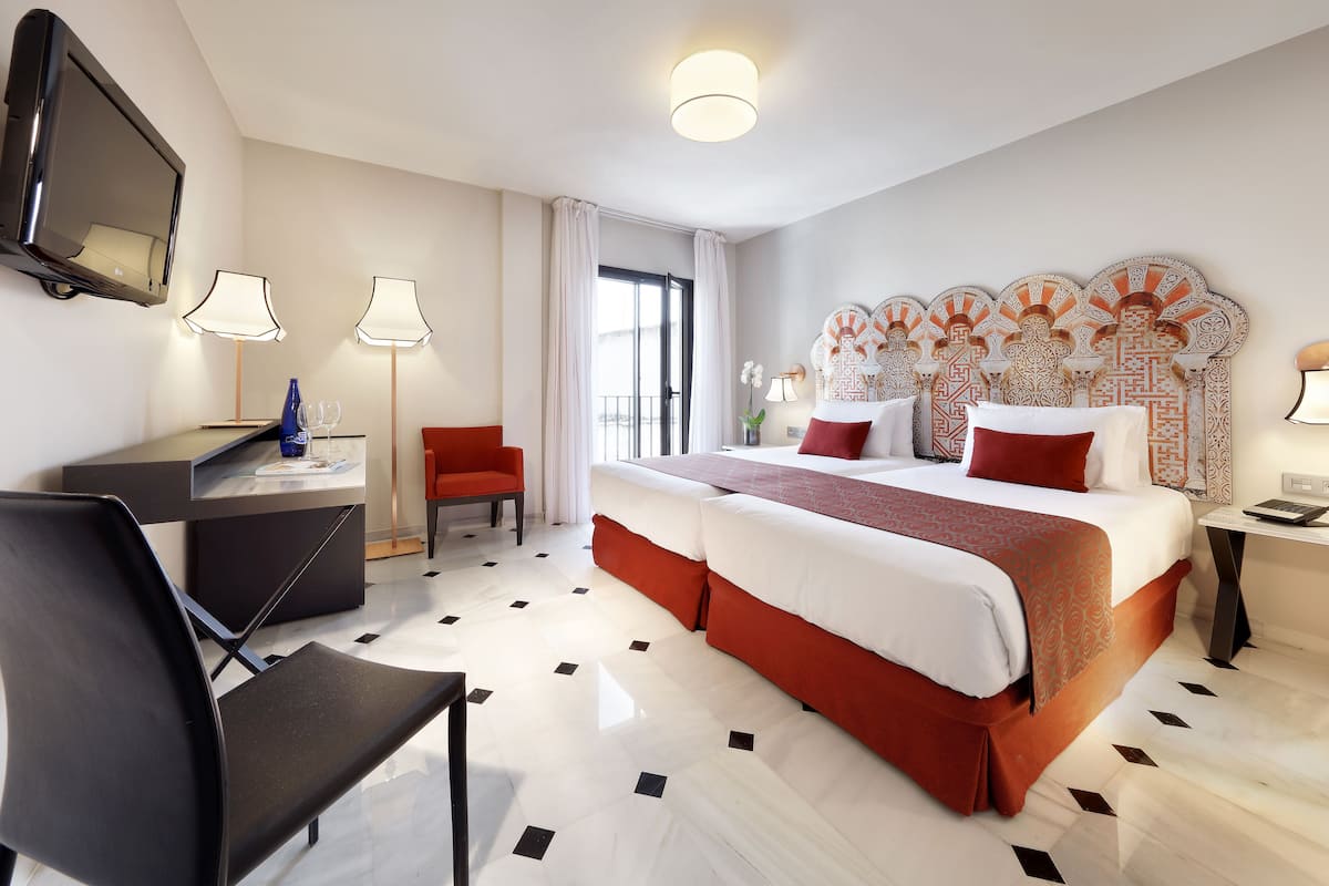 Minibar, coffre-fort, bureau, accès au Wi-Fi (inclus)
