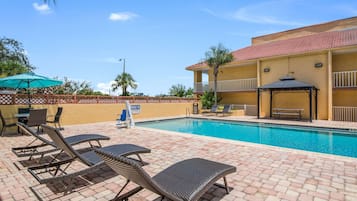 Piscina a l'aire lliure