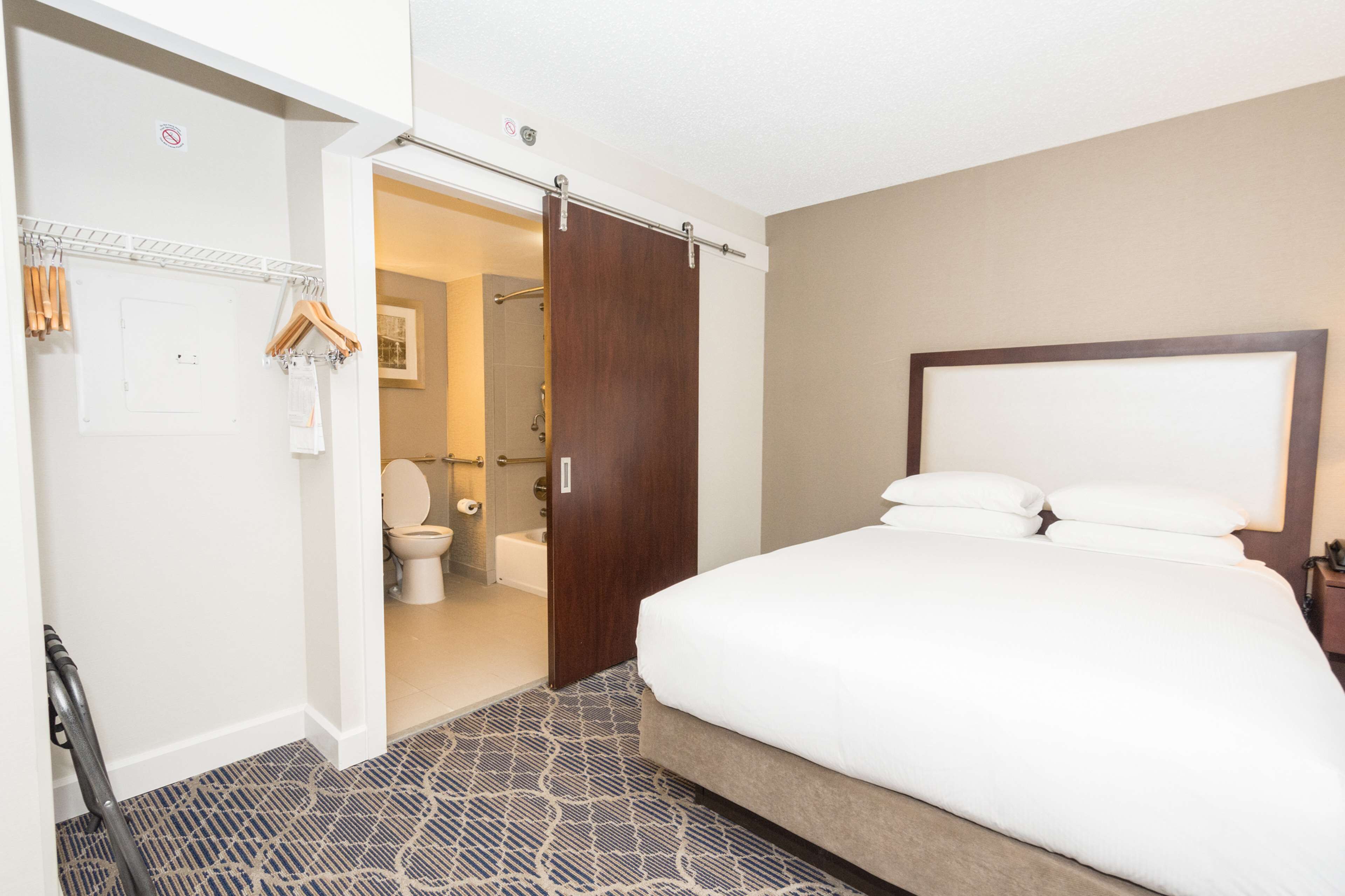 Photo - Doubletree Suites by Hilton at The Battery Atlanta