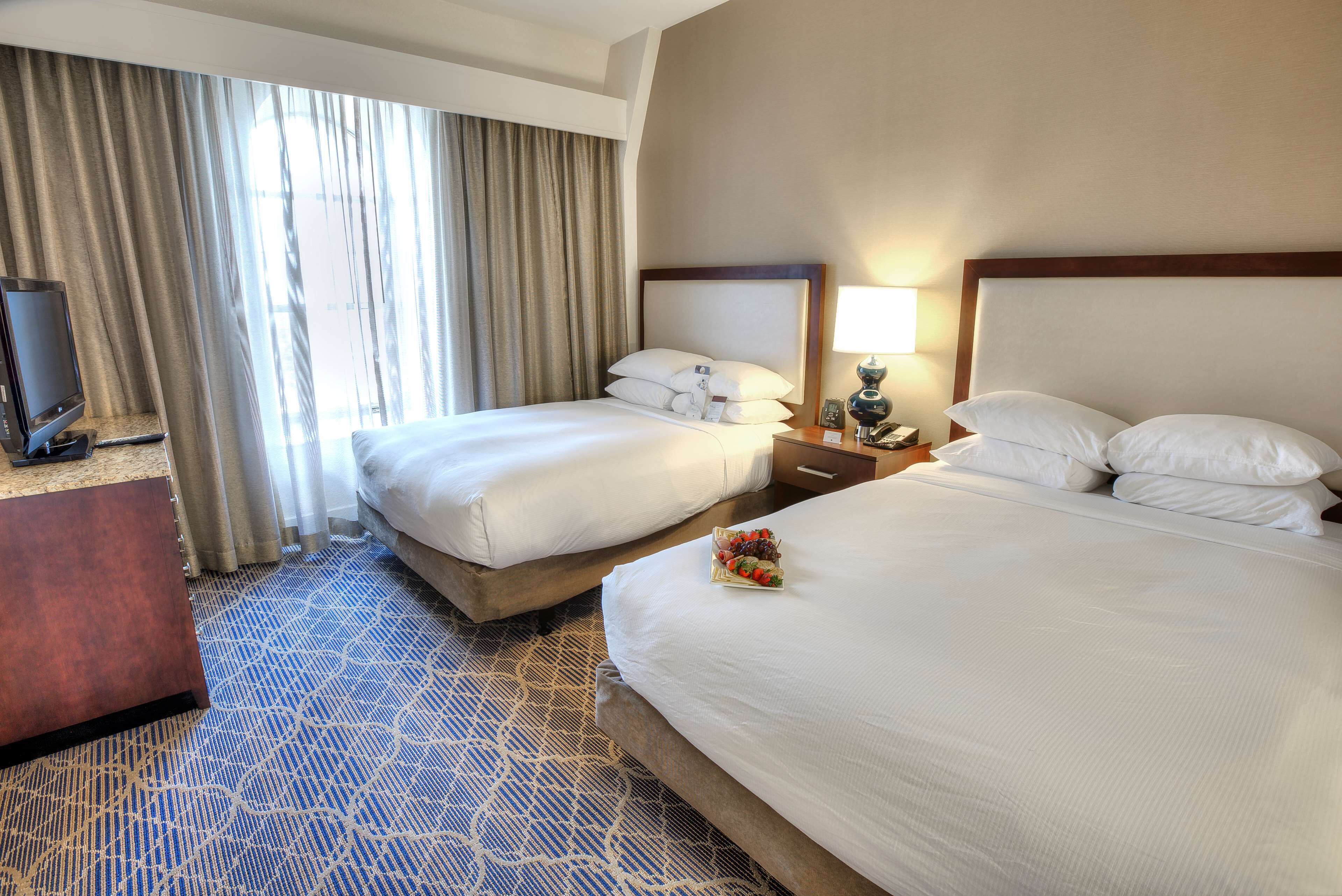 Photo - Doubletree Suites by Hilton at The Battery Atlanta