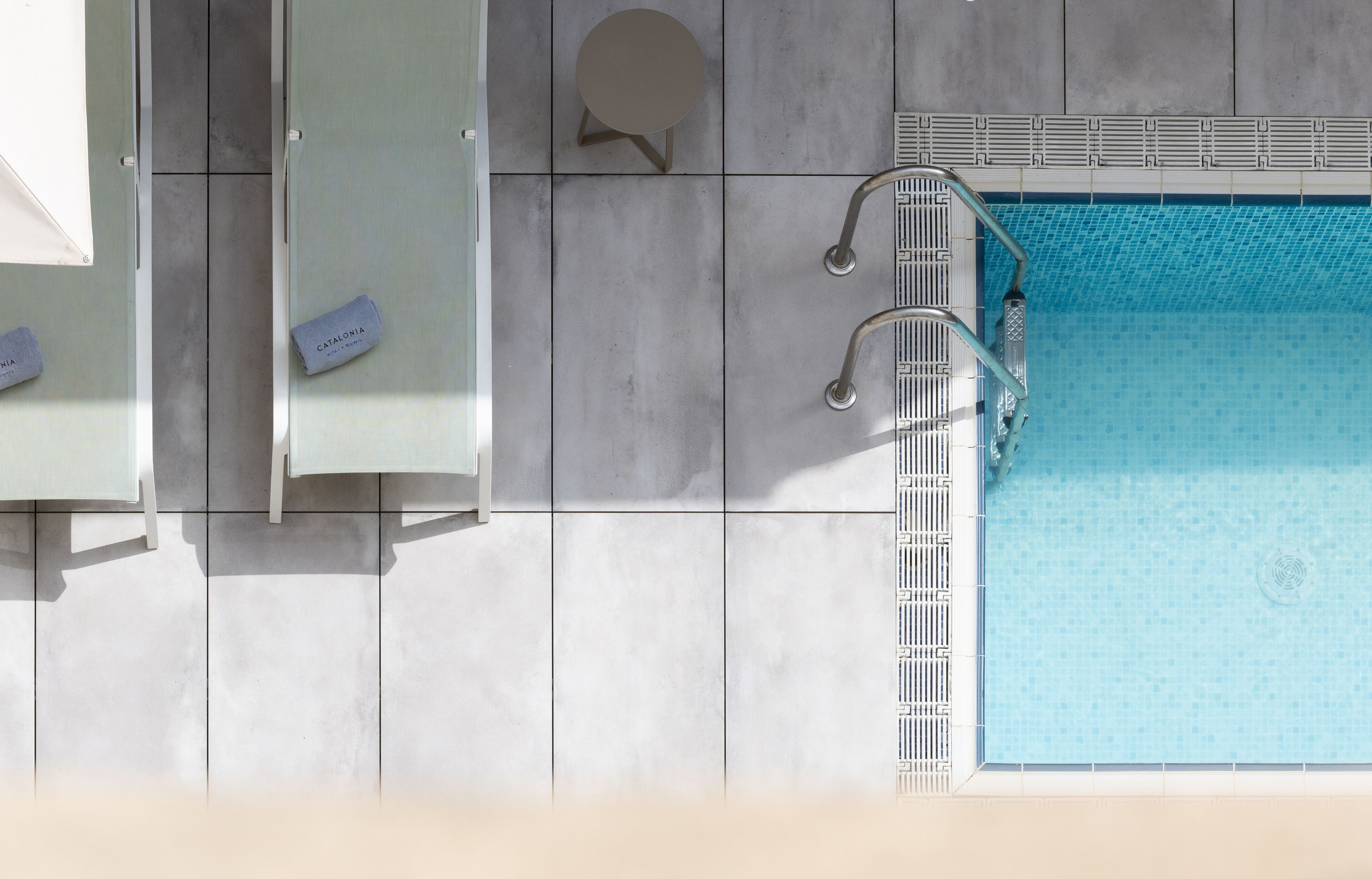 outdoor pool, pool loungers