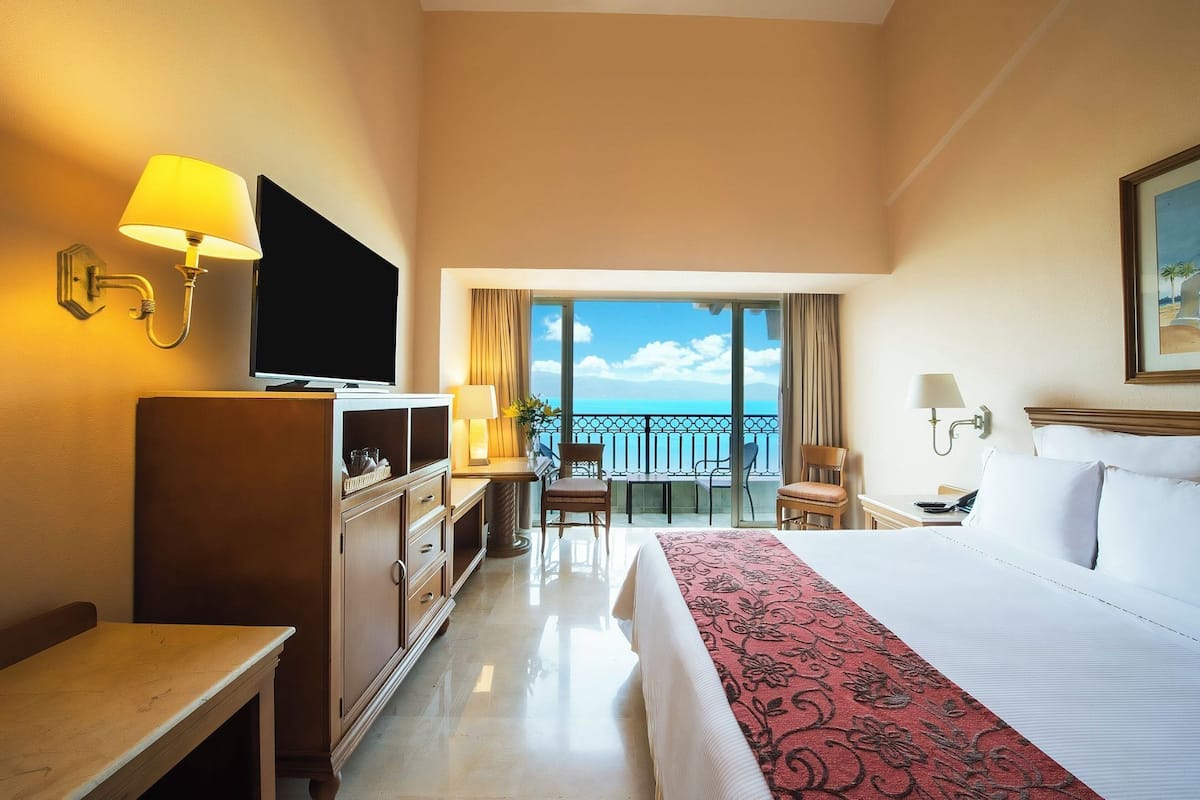 Minibar, in-room safe, desk, blackout drapes