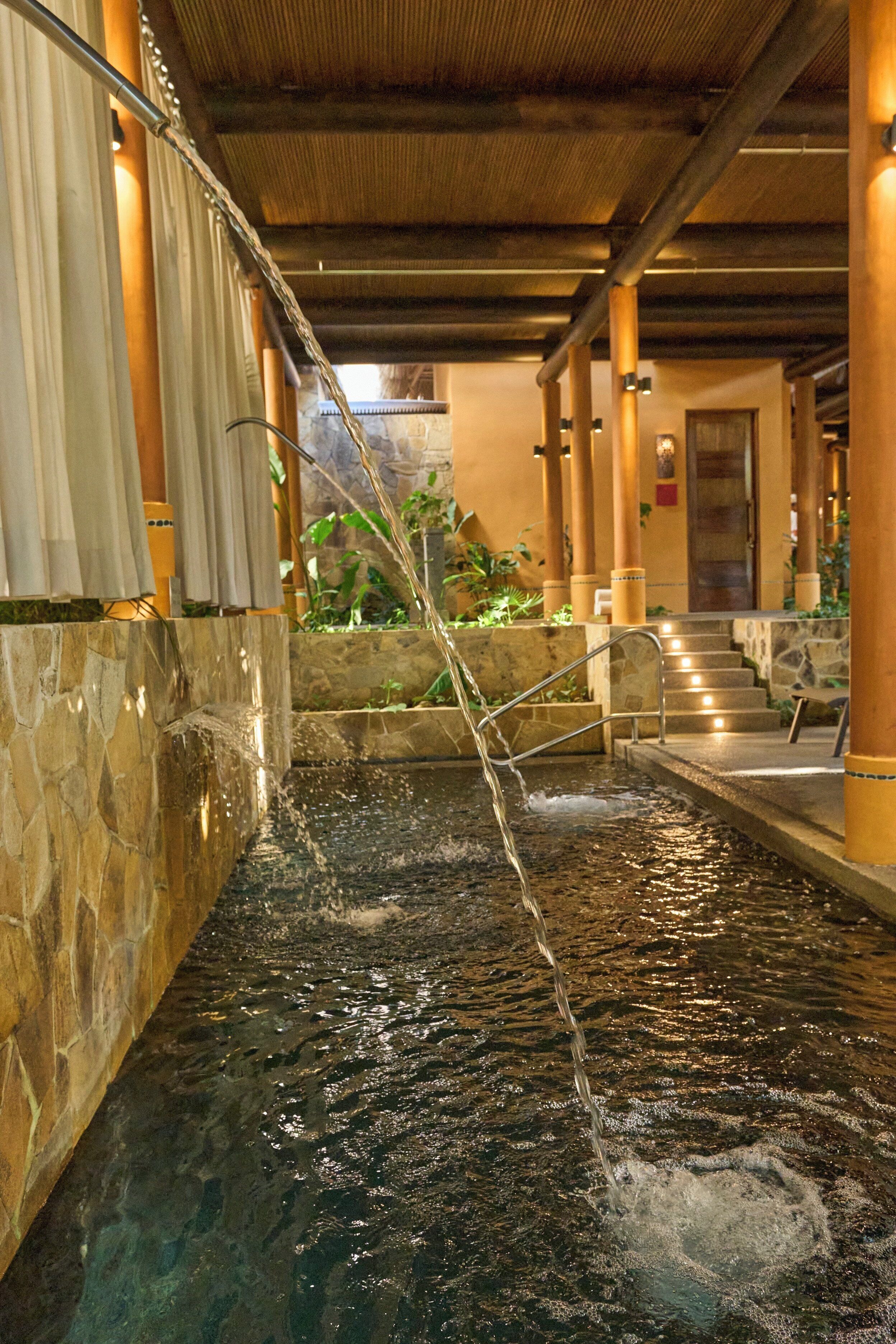 Sauna, baño de vapor, tratamientos corporales y aromaterapia 
