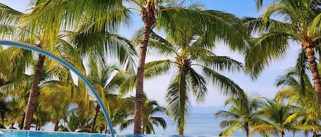 Outdoor pool, cabanas (surcharge), pool umbrellas