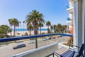 Beach/ocean view - Ocean View Hotel (Santa Monica)