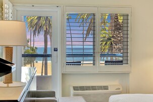 Frette Italian sheets, premium bedding, down comforters, pillowtop beds