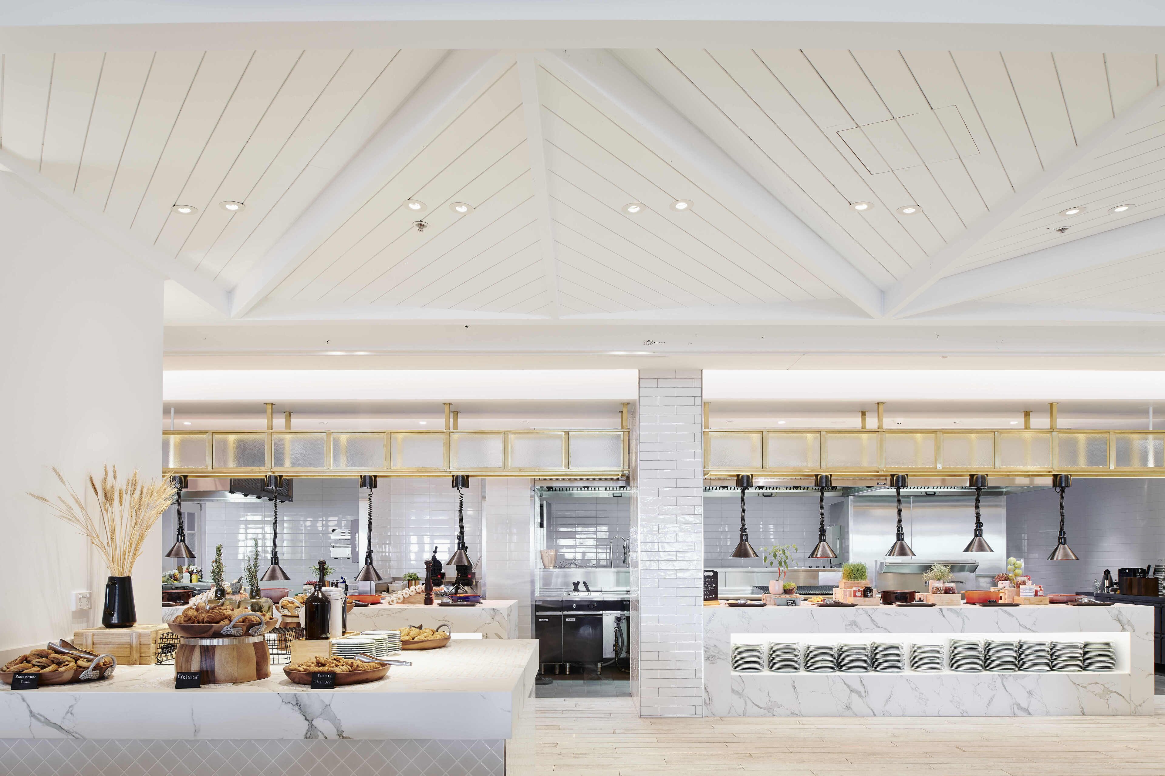 3 restaurants, breakfast, lunch, dinner served; Asian cuisine 