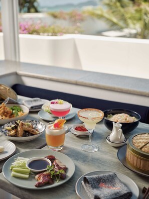 3 restaurants; breakfast, lunch, and dinner served - The Ville Resort - Casino (Townsville)