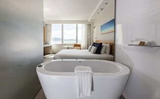 行政套房 (Property Under Refurbishment) | 浴室 | 免费洗浴用品、吹风机、毛巾