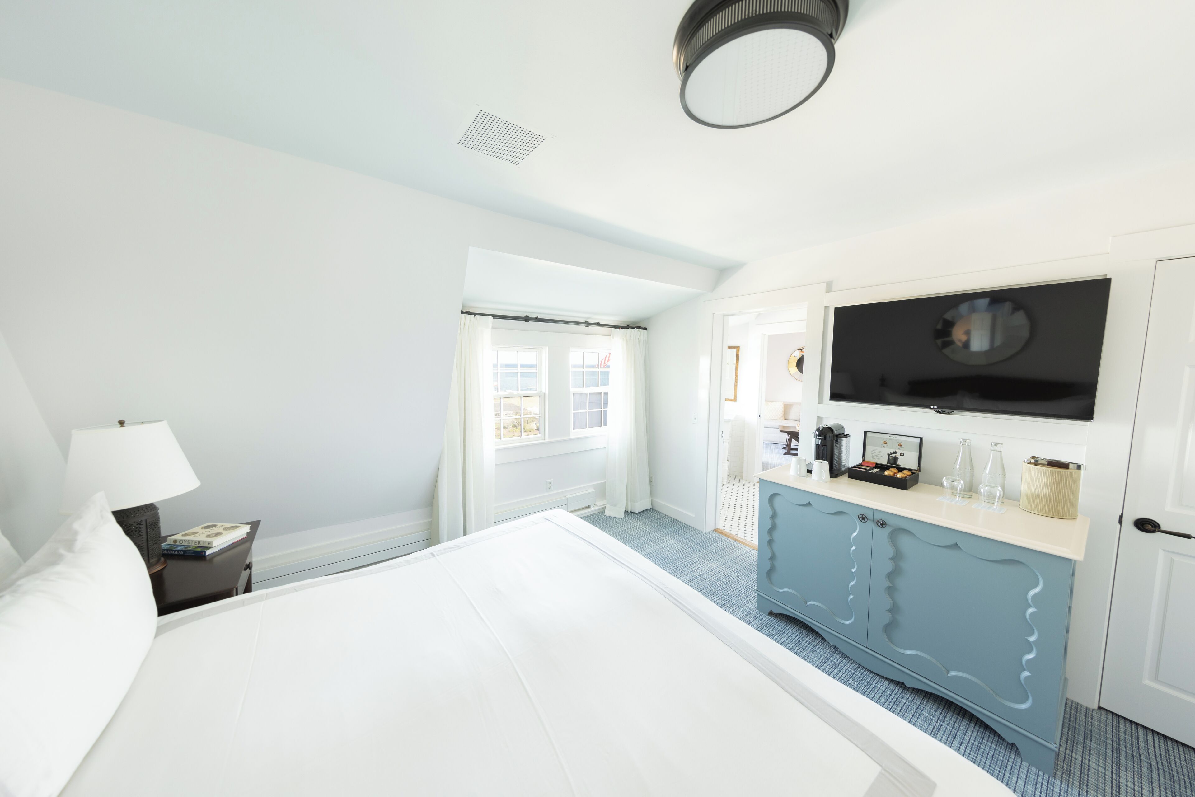 Premium bedding, minibar, in-room safe, iron/ironing board