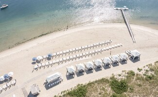 Playa privada, traslado desde/hacia la playa gratis, camas de playa