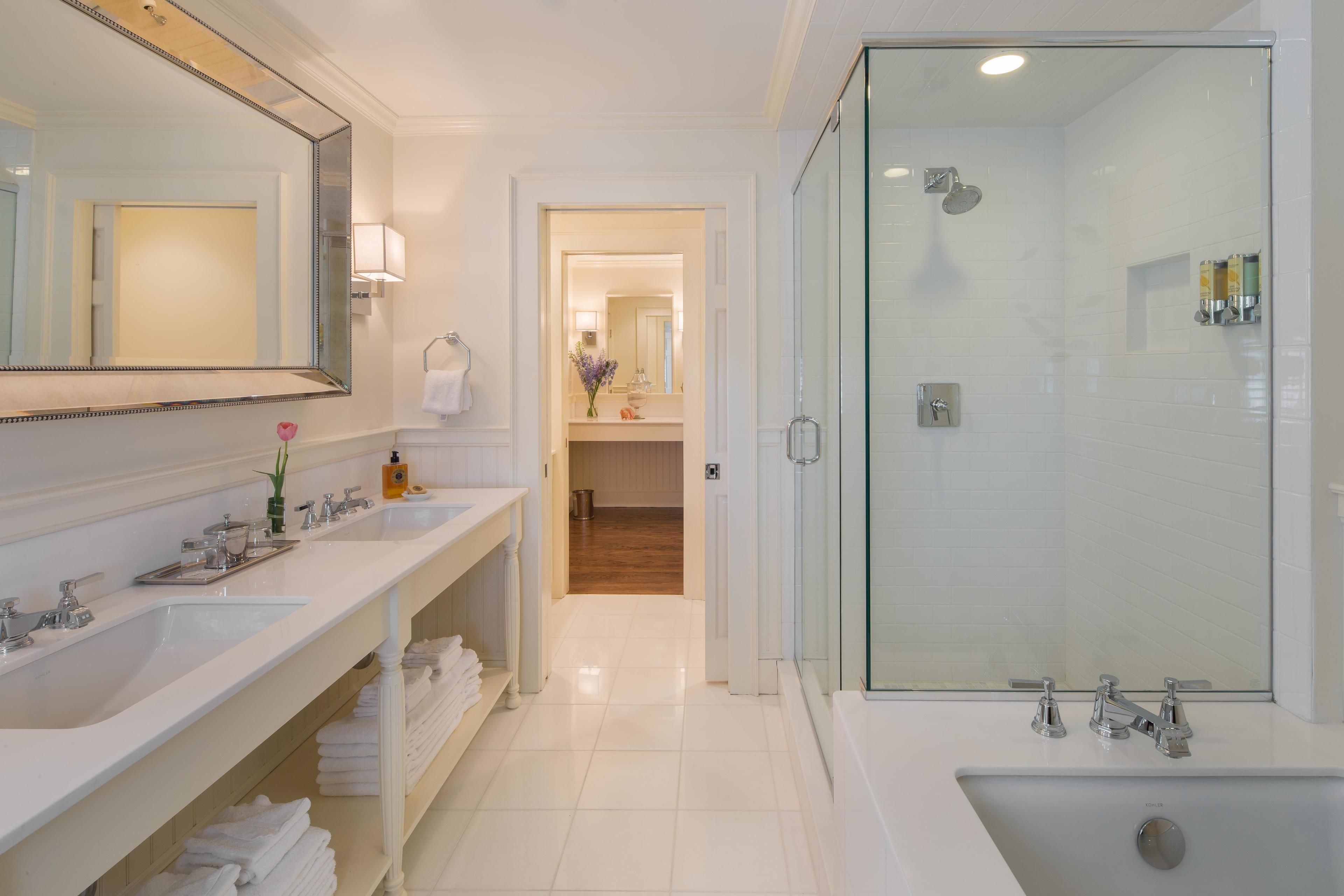 suite, 2 queen beds, ocean view (master) | bathroom | designer toiletries, hair dryer, bathrobes, towels