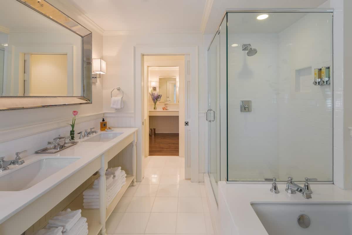 suite, 2 queen beds, ocean view (master) | bathroom | designer toiletries, hair dryer, bathrobes, towels