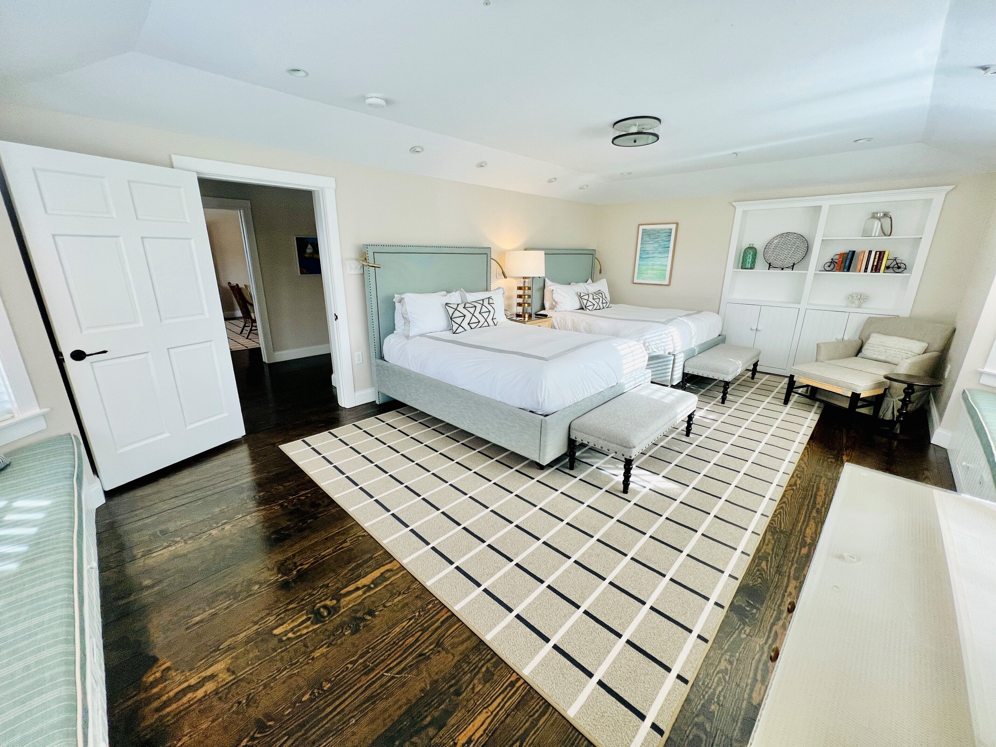 Premium bedding, minibar, in-room safe, iron/ironing board