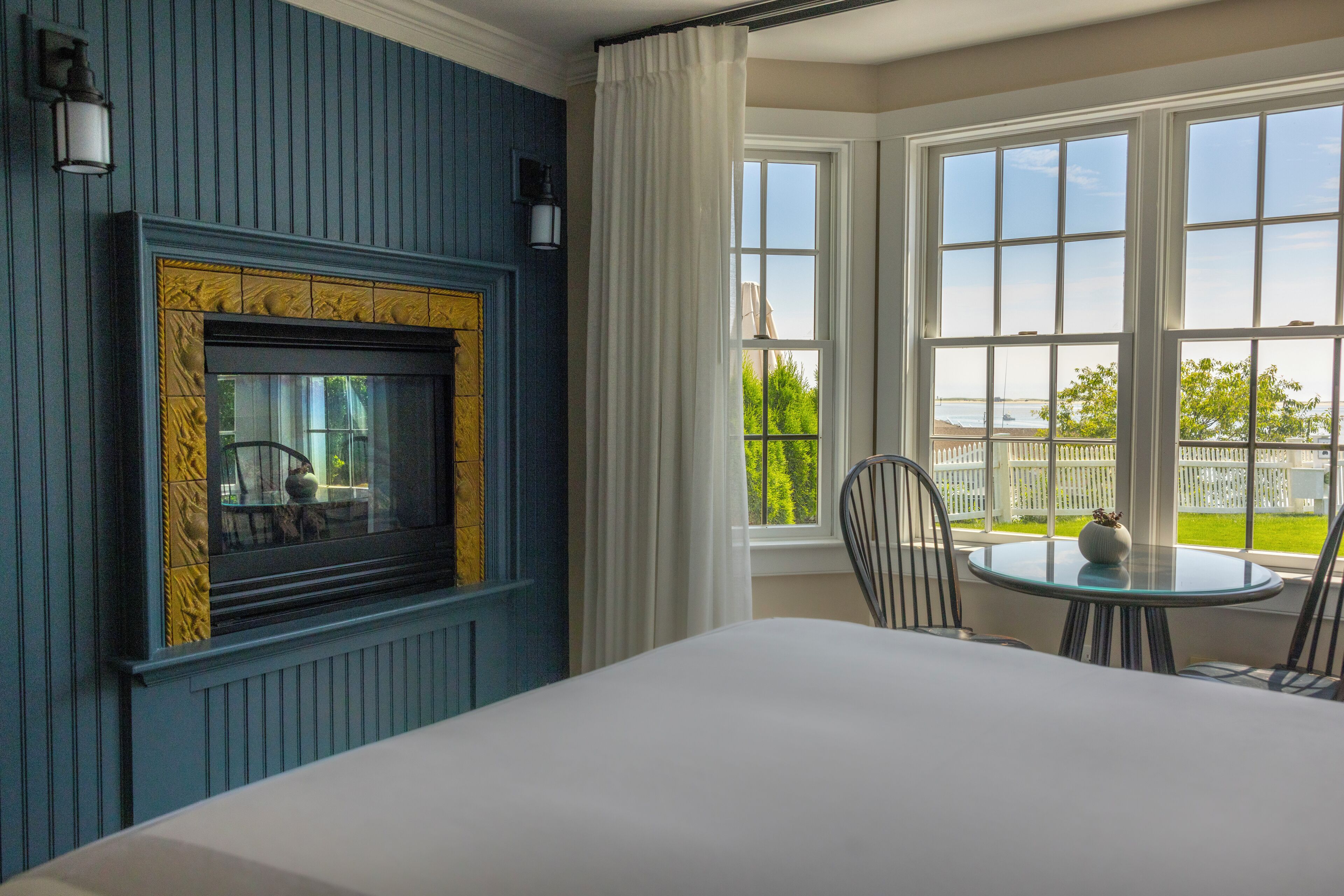 Premium bedding, minibar, in-room safe, iron/ironing board