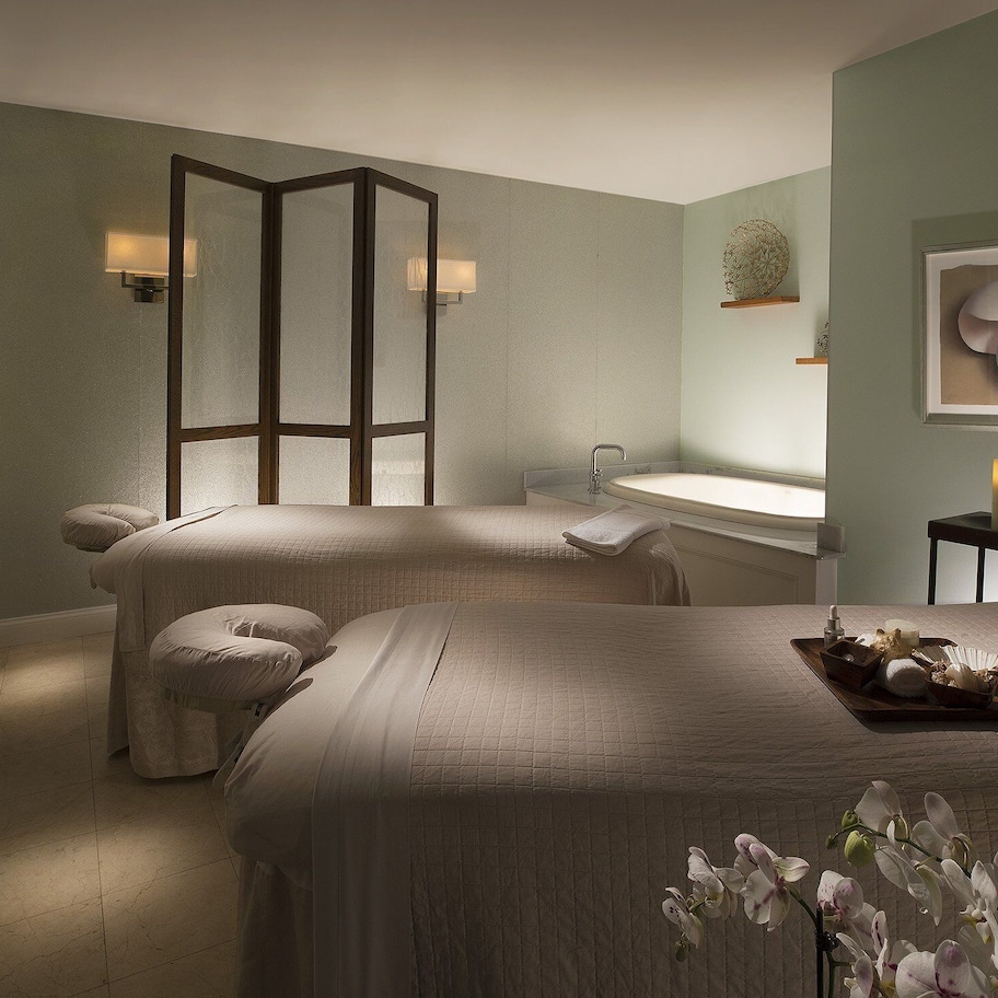 Couples treatment rooms, body treatments, aromatherapy