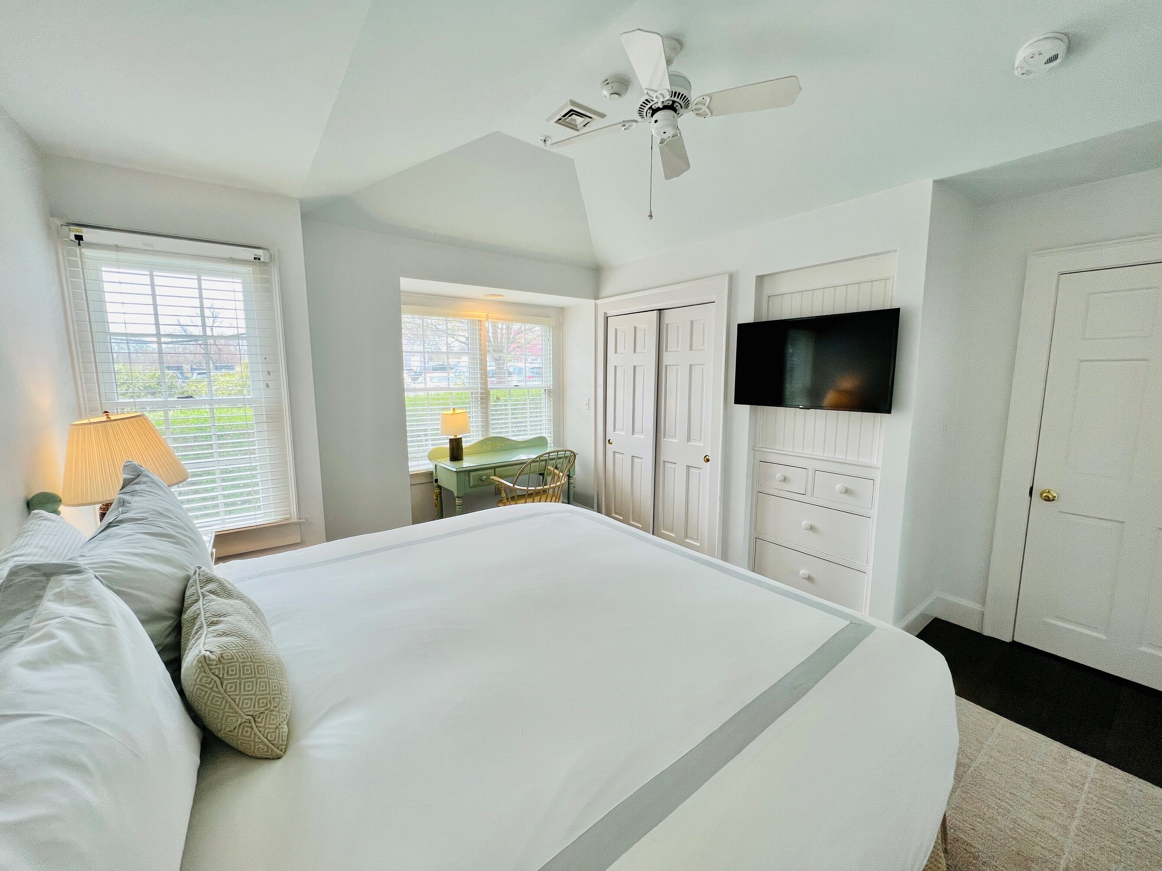 Premium bedding, minibar, in-room safe, iron/ironing board