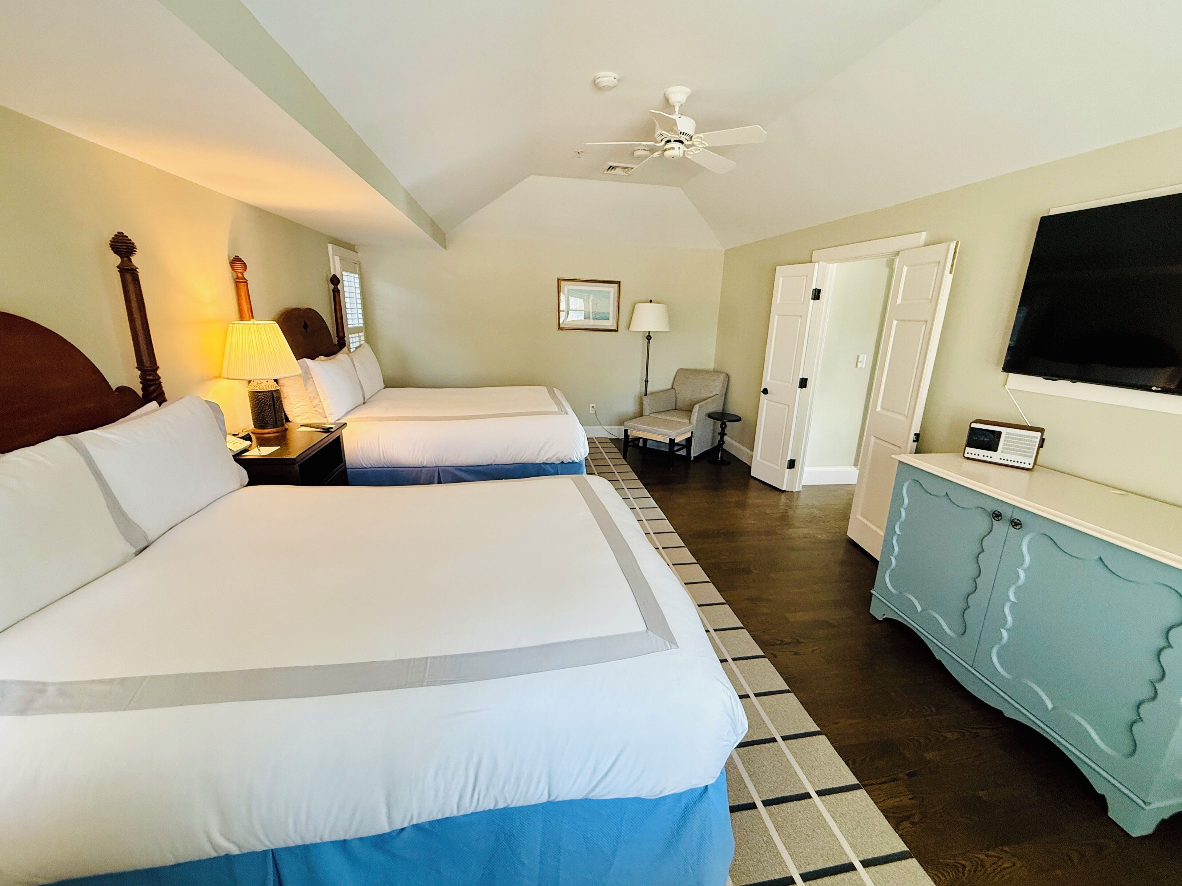 Premium bedding, minibar, in-room safe, iron/ironing board