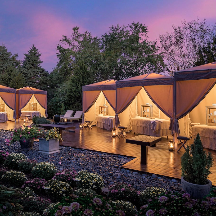 Couples treatment rooms, body treatments, aromatherapy