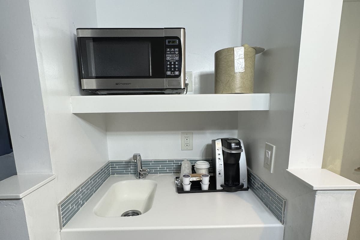 executive room, 1 king bed with sofa bed, balcony | hypo-allergenic bedding, in-room safe, desk, laptop workspace