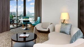 Premium bedding, in-room safe, desk, laptop workspace